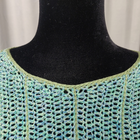 Hand Made Oversized Crop Top - Picture 5 of 6